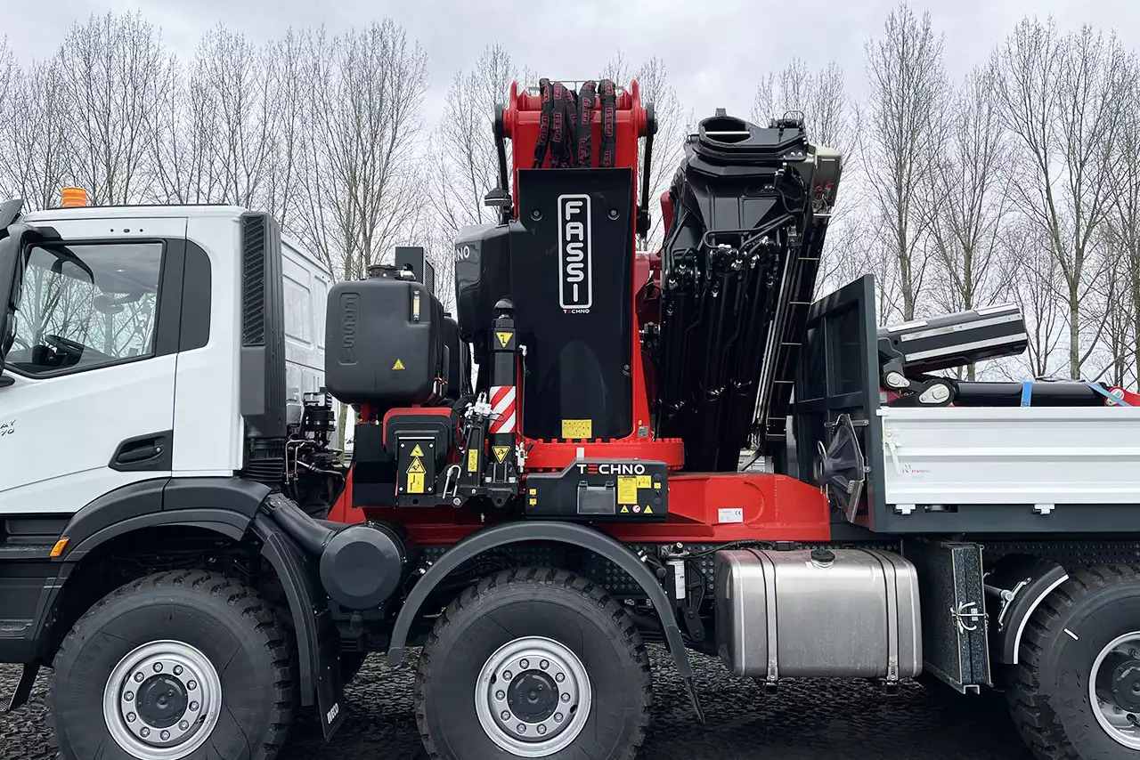 Iveco T-Way AD410T47WH AT Fassi F1750R.2.8 with JIB