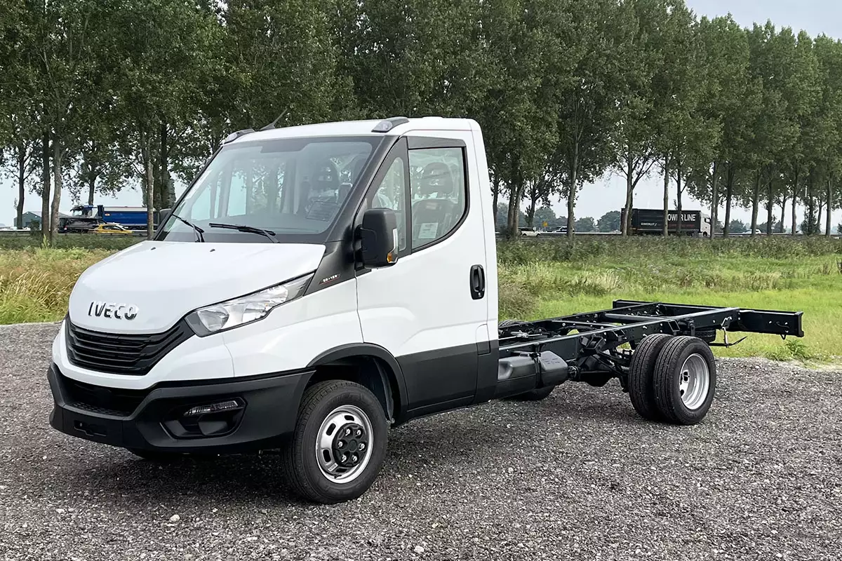 Iveco Daily 50C15-4100 4x2 Chassi Cabine