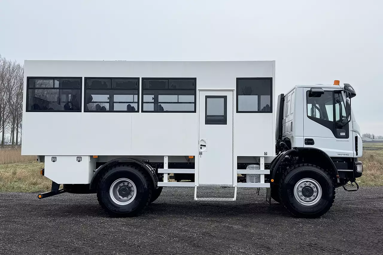 Iveco Eurocargo ML150E24WS 4x4 Midi autocarro