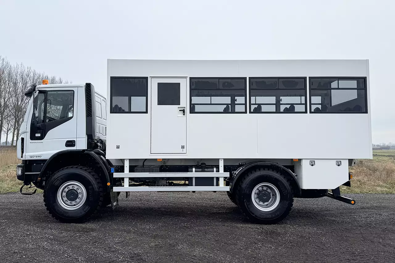 Iveco Eurocargo ML150E24WS 4x4 Midi autocarro