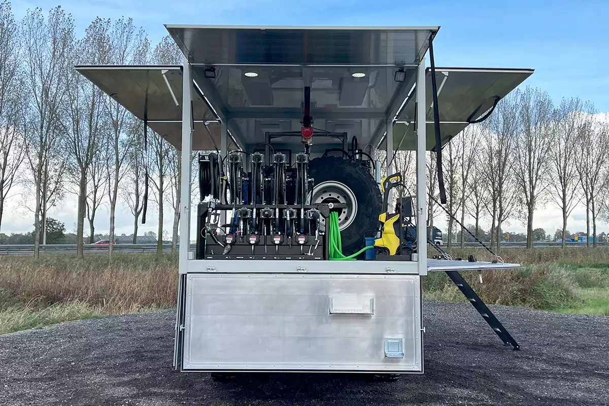 Iveco Eurocargo ML150E25WS 4x4 Service Truck