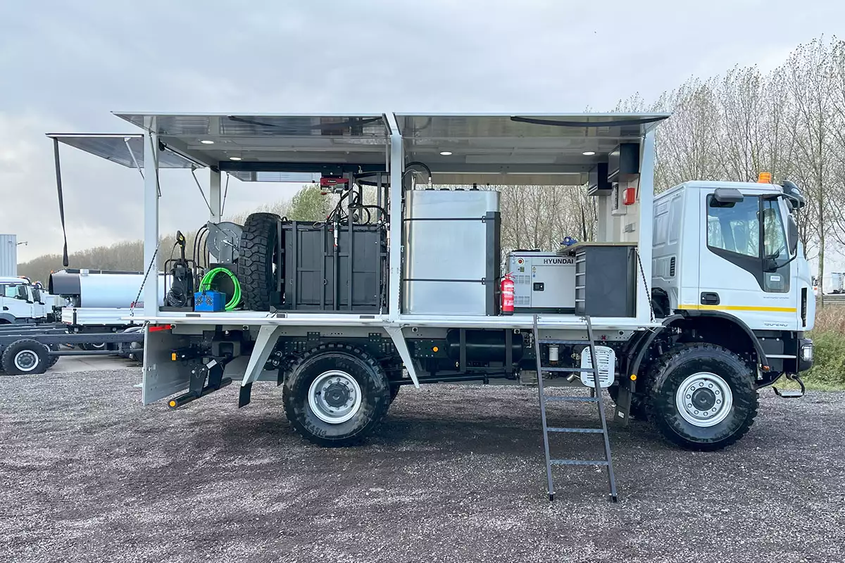 Iveco Eurocargo ML150E25WS 4x4 Service Truck