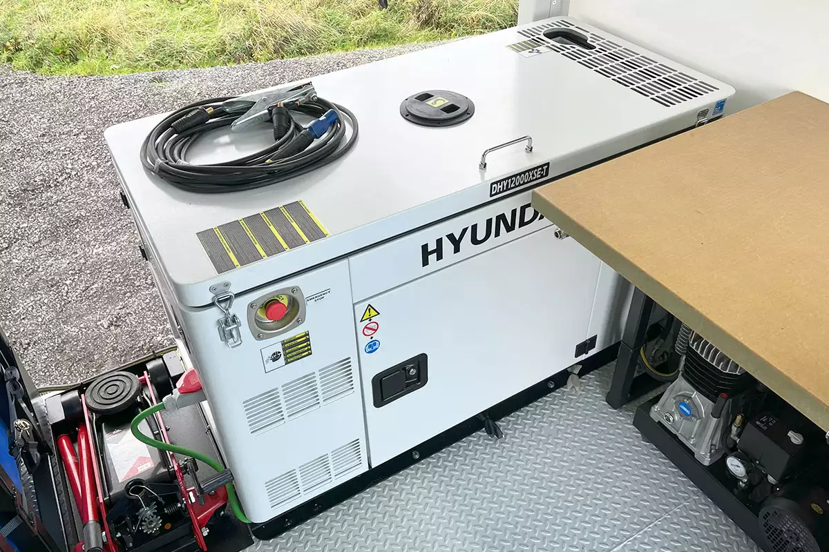 Iveco Eurocargo ML150E25WS 4x4 Service Truck