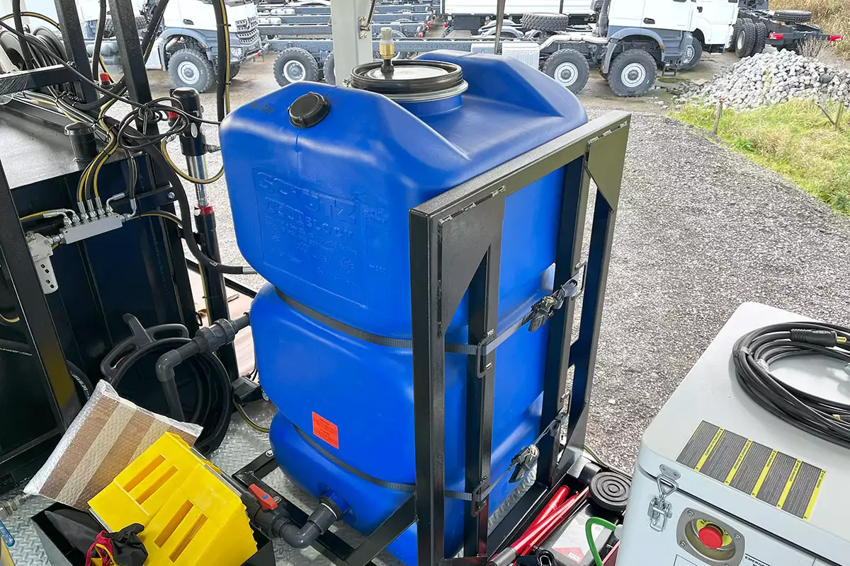 Iveco Eurocargo ML150E25WS 4x4 Service Truck