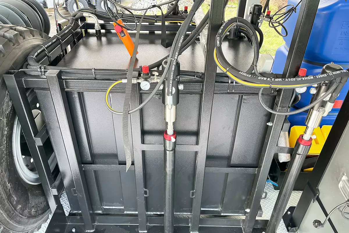 Iveco Eurocargo ML150E25WS 4x4 Service Truck