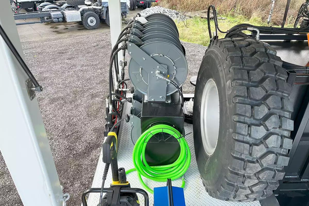 Iveco Eurocargo ML150E25WS 4x4 Service Truck