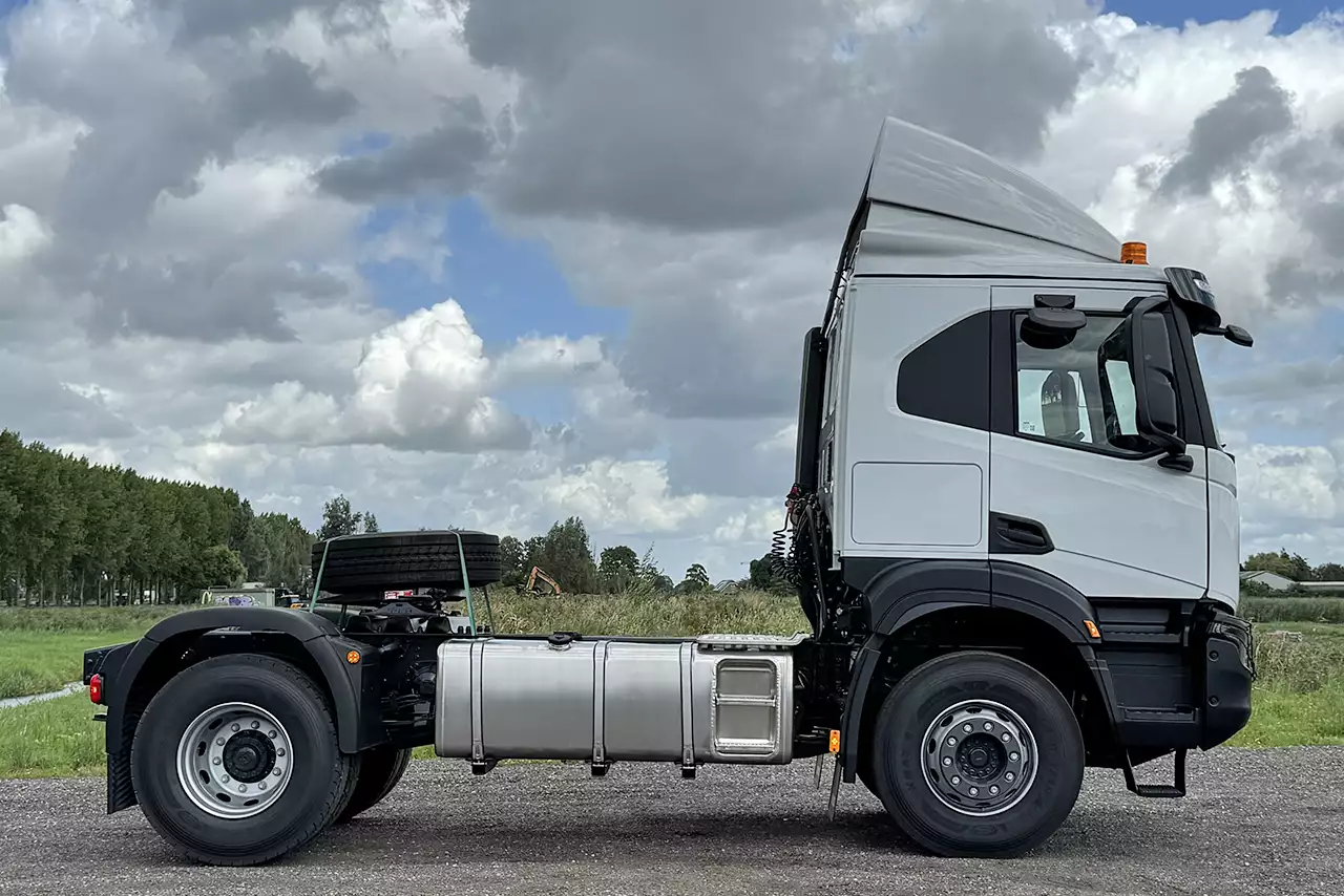 Iveco S-Way AT440S47T OFF 4x2 Trator para semi-reboque