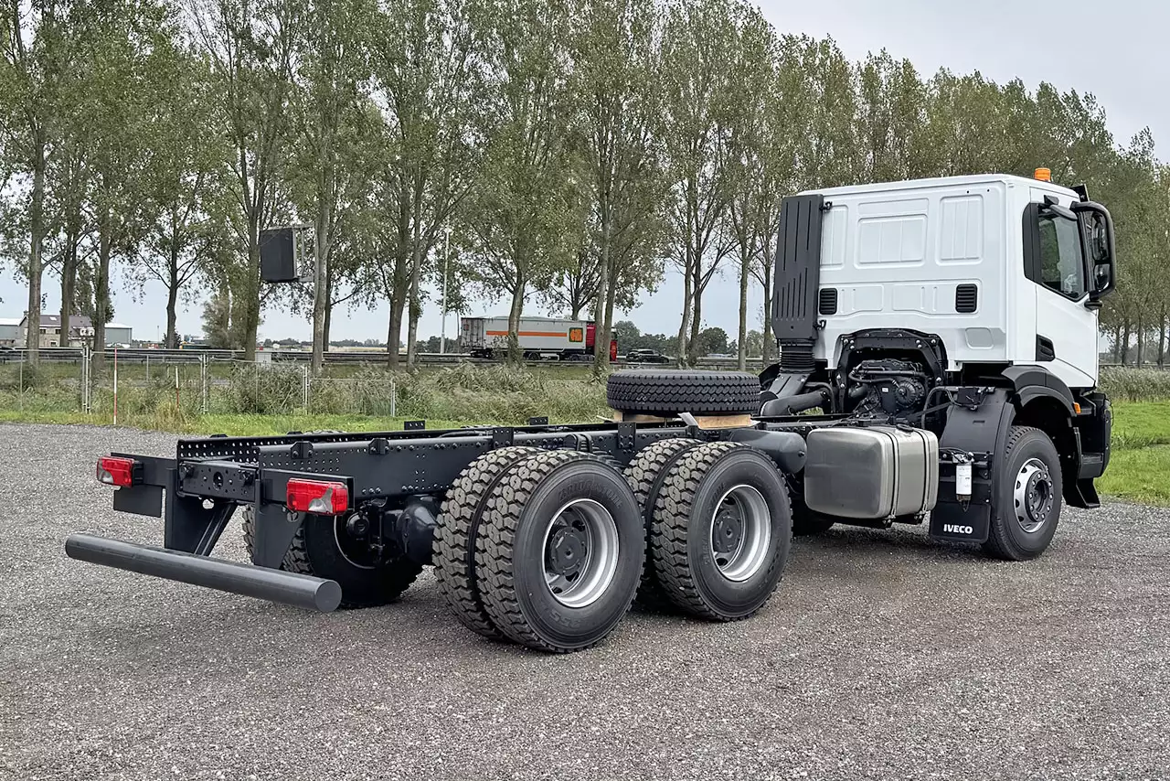 Iveco T-Way AD380T43-3800 AT 6x4 Chassis Cabin