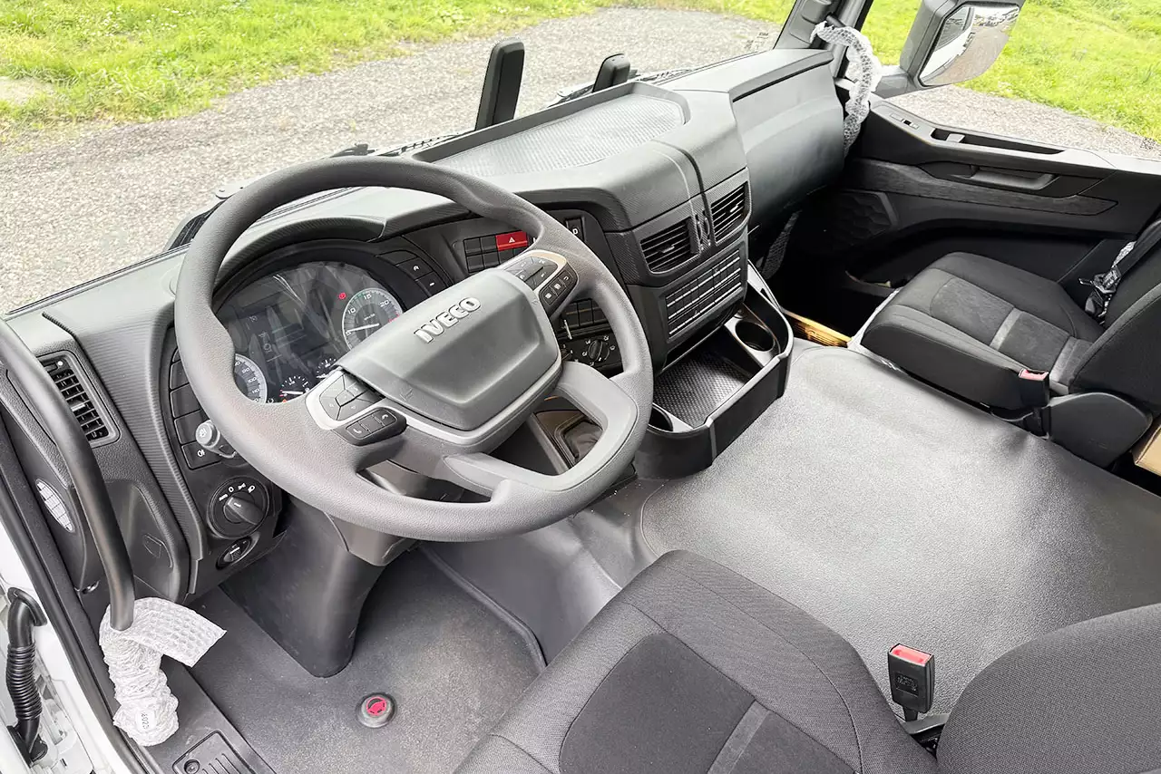 Iveco T-Way AD380T43-3800 AT 6x4 Chassis Cabin