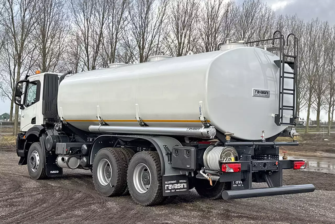 Iveco T-Way AD380T43 AT 6x4 Water Tank Truck
