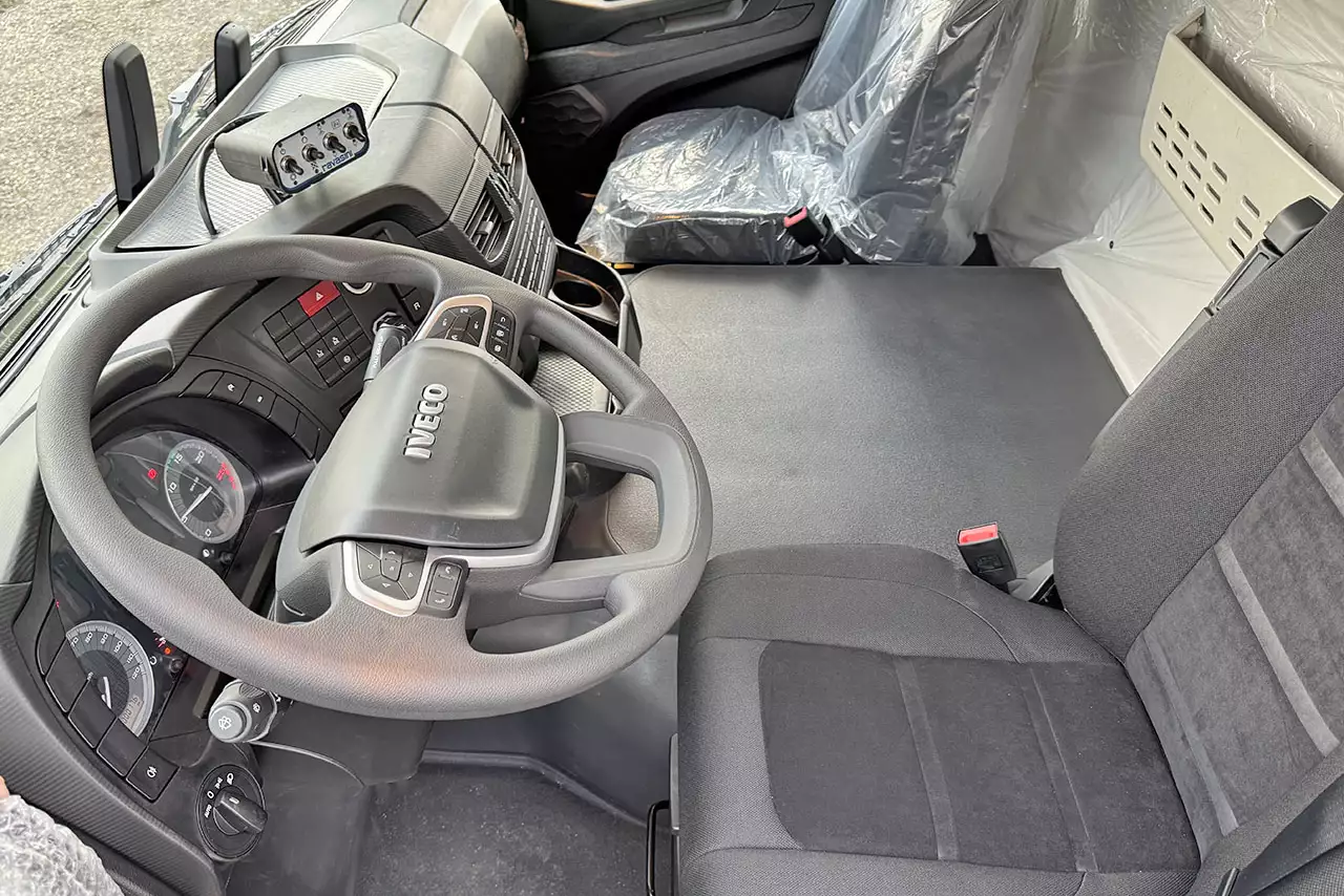 Iveco T-Way AD380T43 AT 6x4 Water Tank Truck