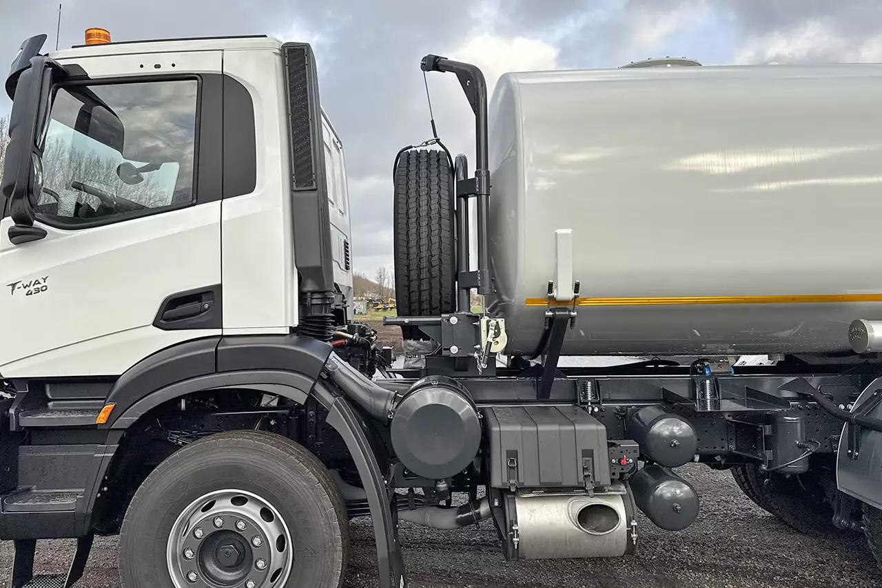 Iveco T-Way AD380T43 AT 6x4 Water Tank Truck