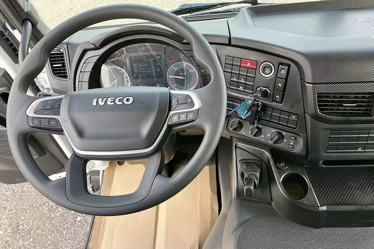 Iveco T-Way AD380T43H-3800 AT 6x4 Tipper Truck
