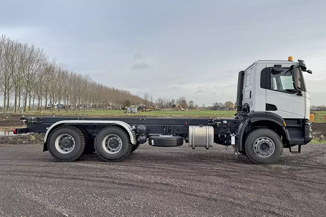 Iveco T-Way AD380T43H 6x4 Camião contentor