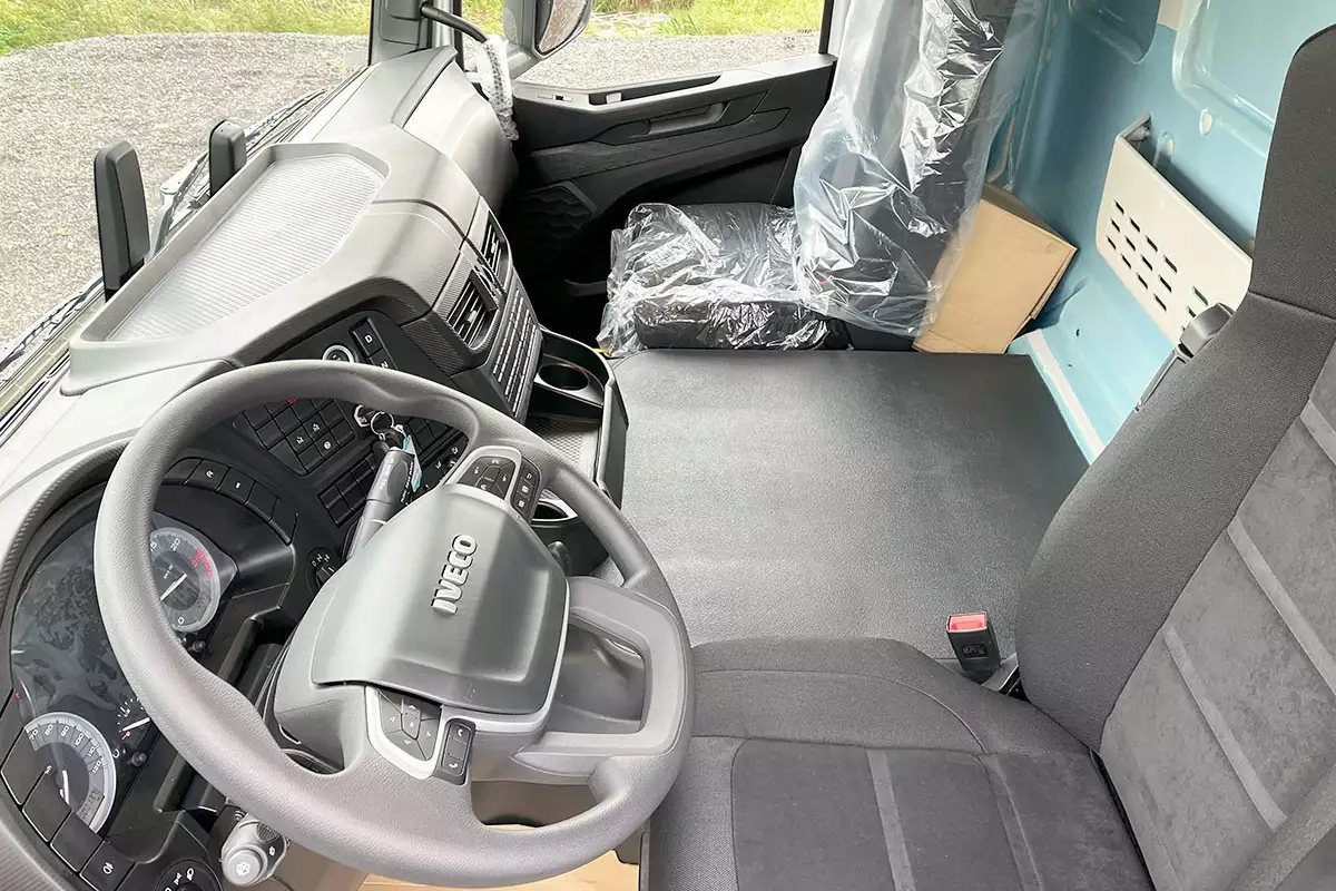 Iveco T-Way AD380T43H 6x4 Camião contentor