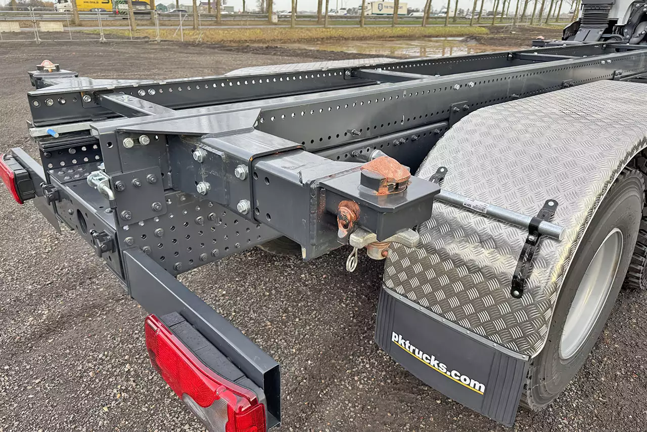 Iveco T-Way AD380T43H 6x4 Camião contentor