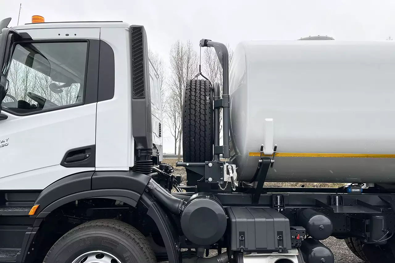 Iveco T-Way AD380T43H AT 6x4 Water Tank Truck