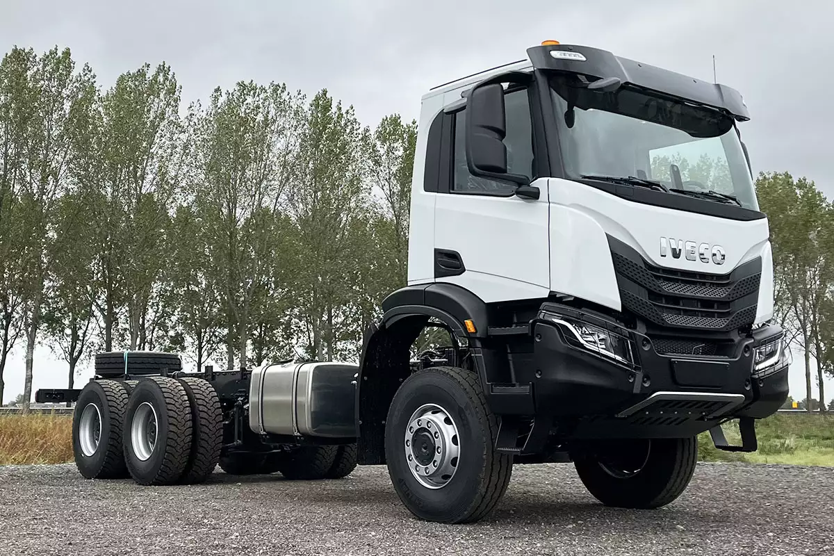 Iveco T-Way AD380T43WH-4500 AT 6x6 Châssis Cabine