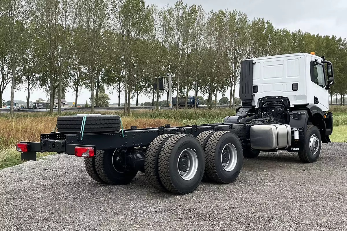 Iveco T-Way AD380T43WH-4500 AT 6x6 Châssis Cabine