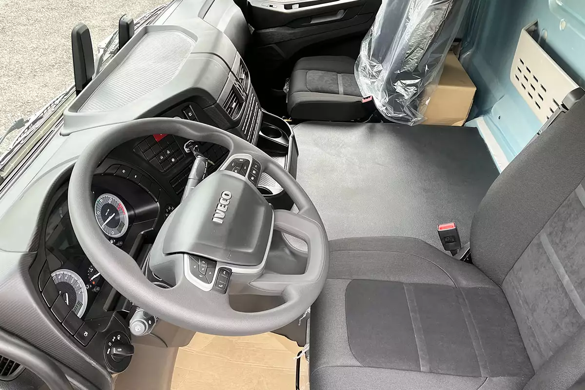 Iveco T-Way AD380T43WH-4500 AT 6x6 Châssis Cabine