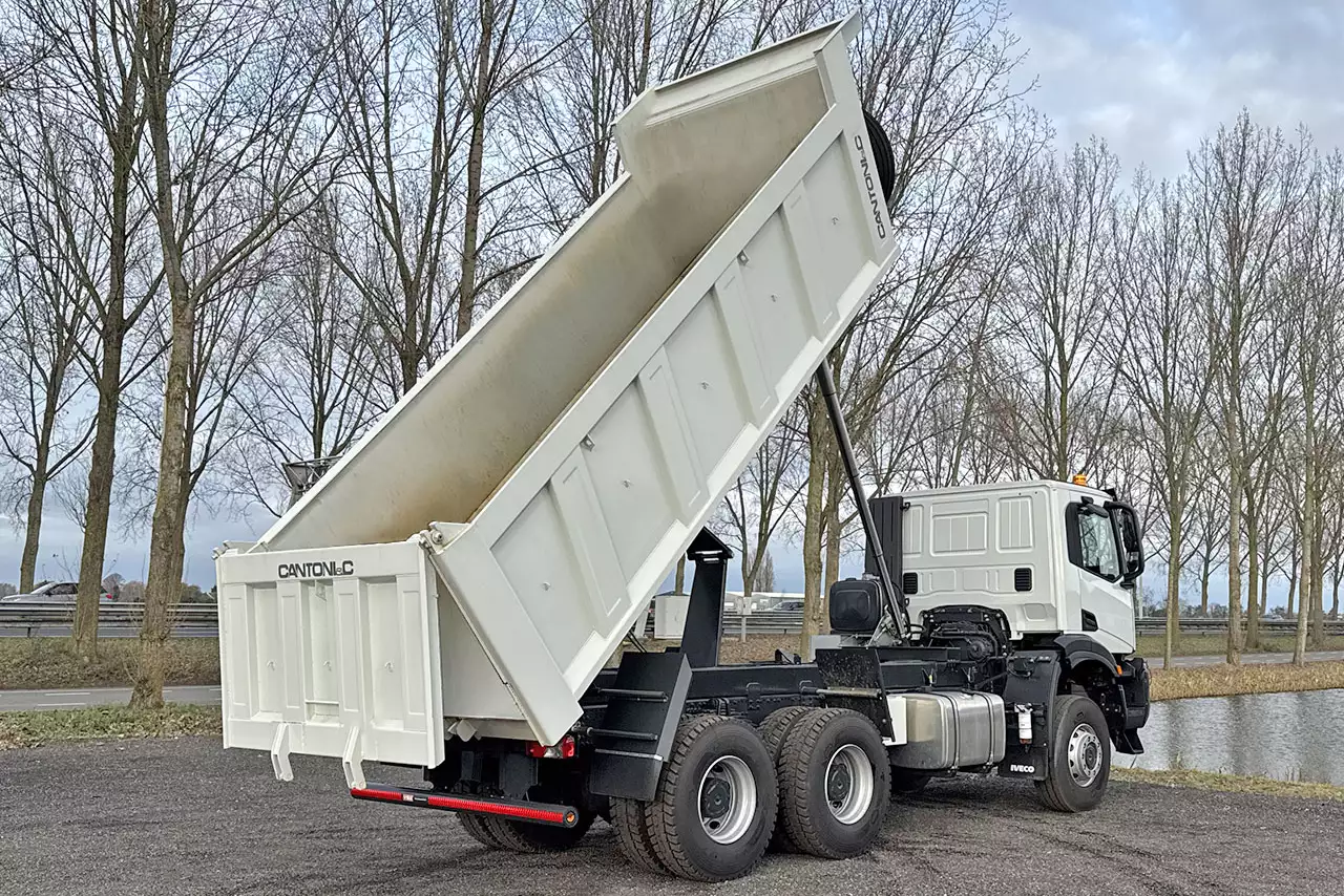 Iveco T-Way AD380T47WH 6x6 Tipper Truck