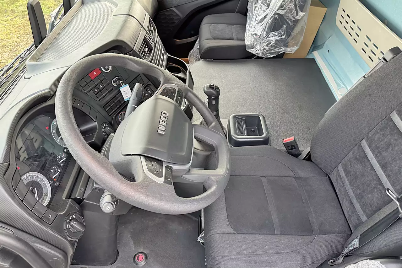 Iveco T-Way AD380T47WH 6x6 Tipper Truck