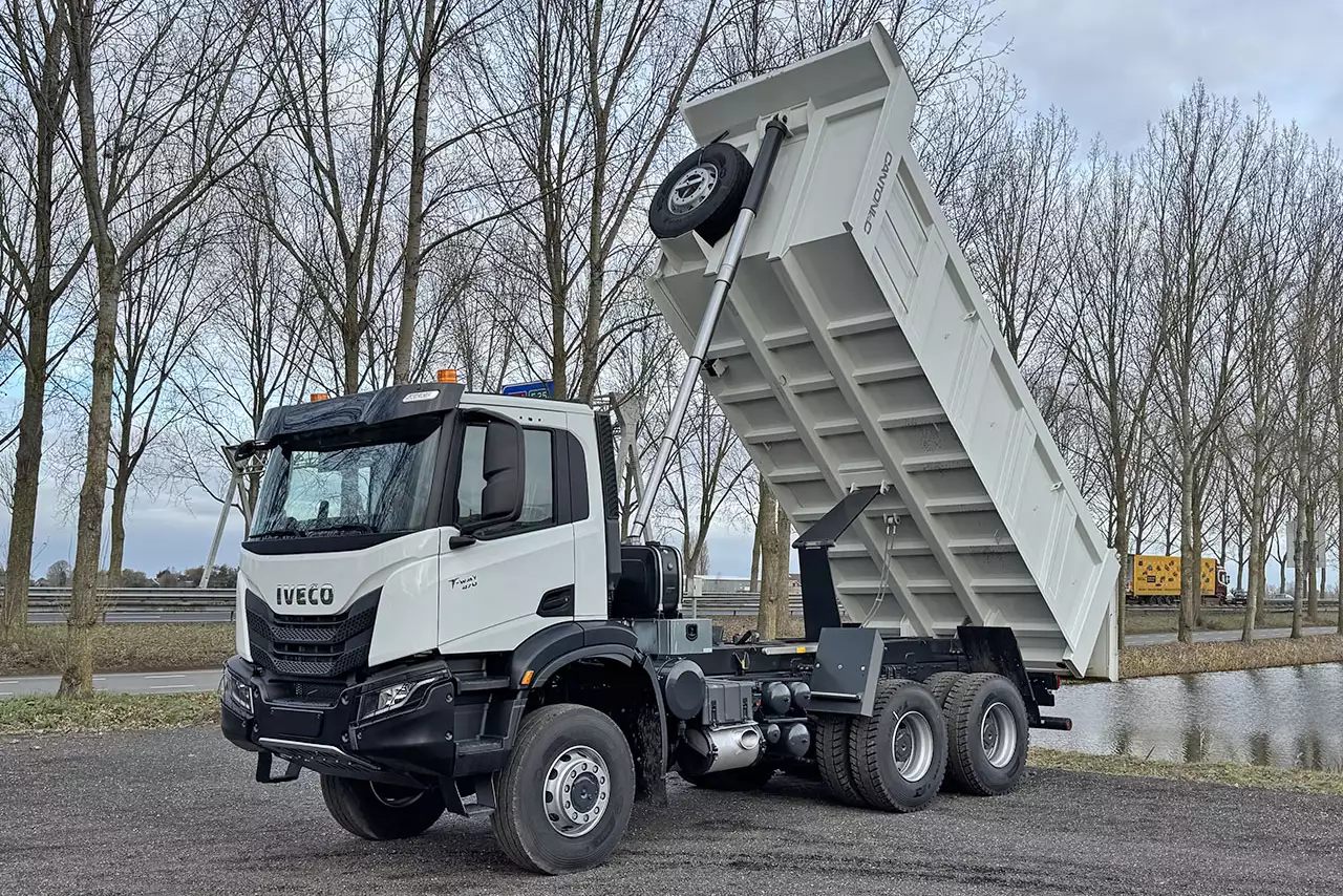 Iveco T-Way AD380T47WH 6x6 Tipper Truck