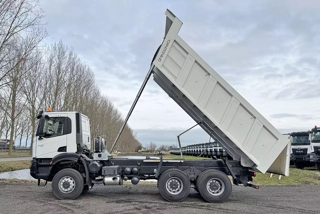 Iveco T-Way AD380T47WH 6x6 Tipper Truck