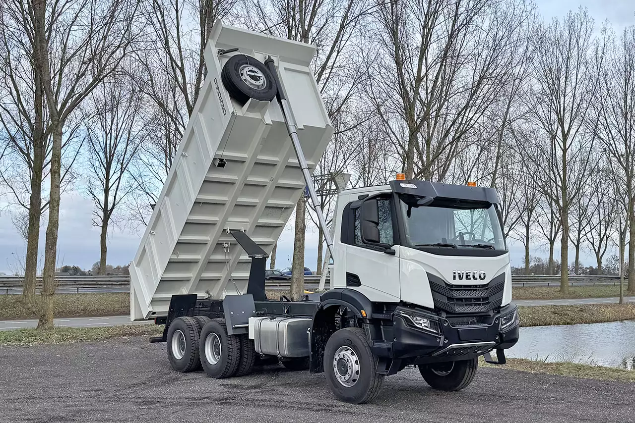 Iveco T-Way AD380T47WH 6x6 Tipper Truck