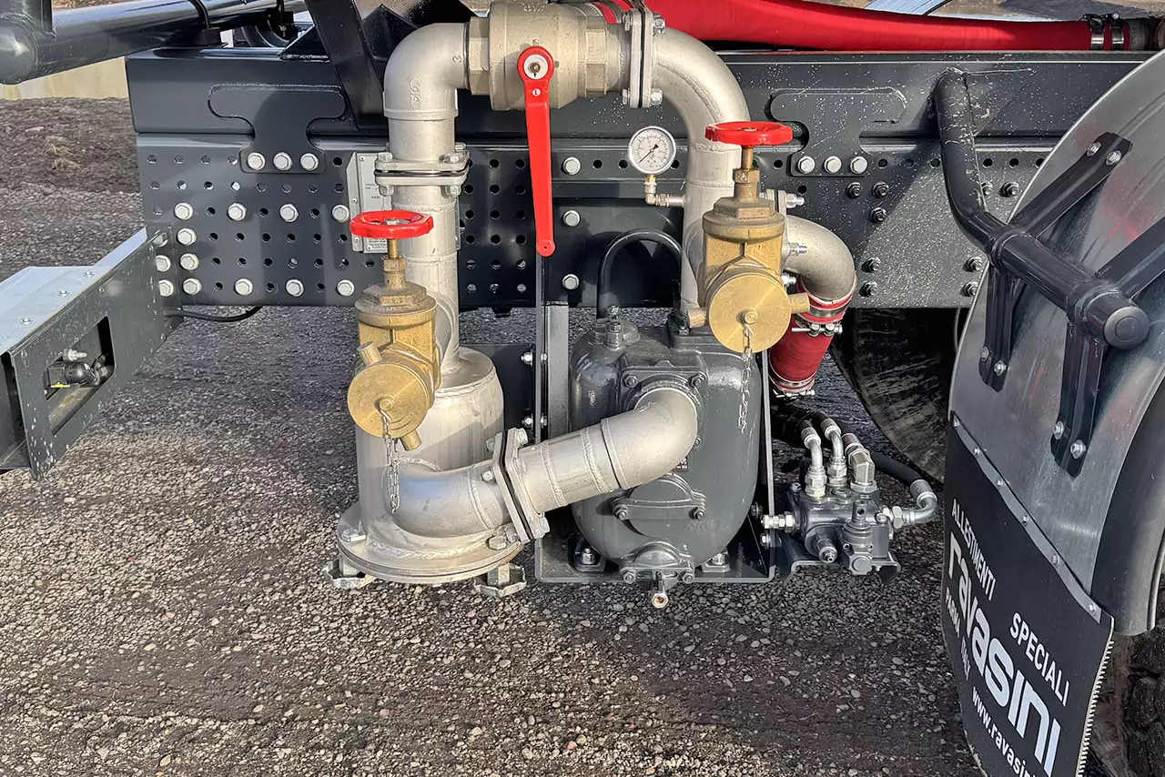 Iveco T-Way AD380T47WH 6x6 Water Tank Truck