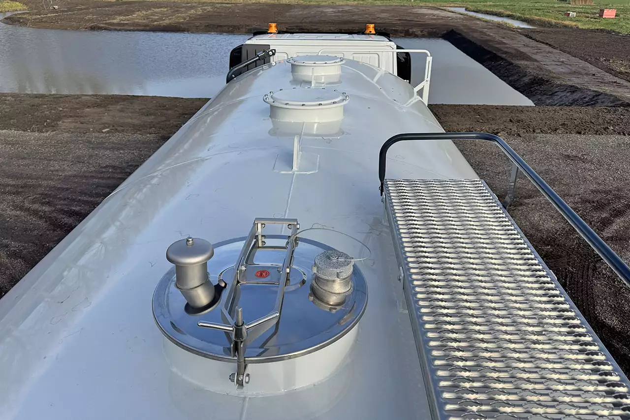 Iveco T-Way AD380T47WH 6x6 Water Tank Truck