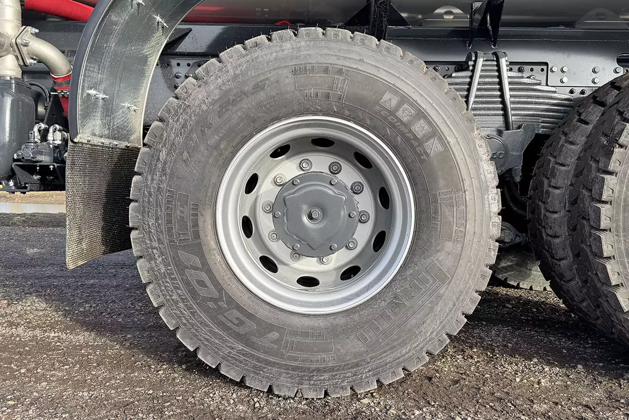 Iveco T-Way AD380T47WH 6x6 Water Tank Truck