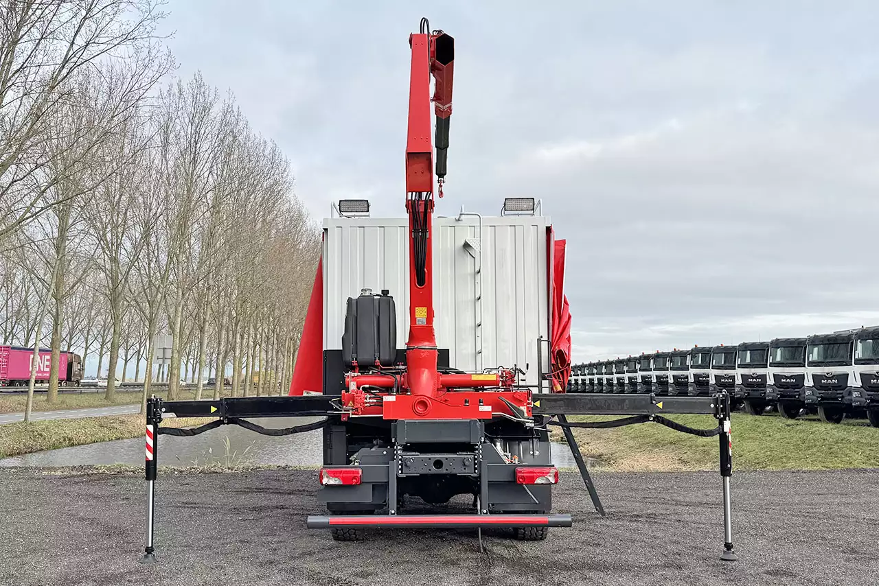 Iveco T-Way AT380T47WH Fassi F155A.0.22 6x6 Camião oficina