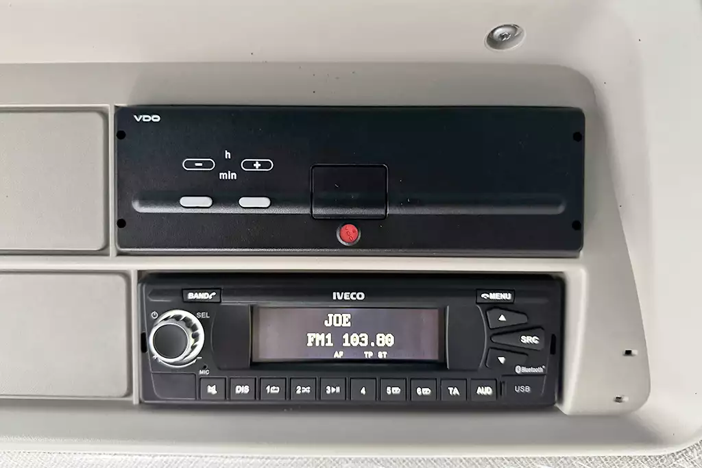 Iveco T-Way AT380T47WH Fassi F155A.0.22 6x6 Camião oficina