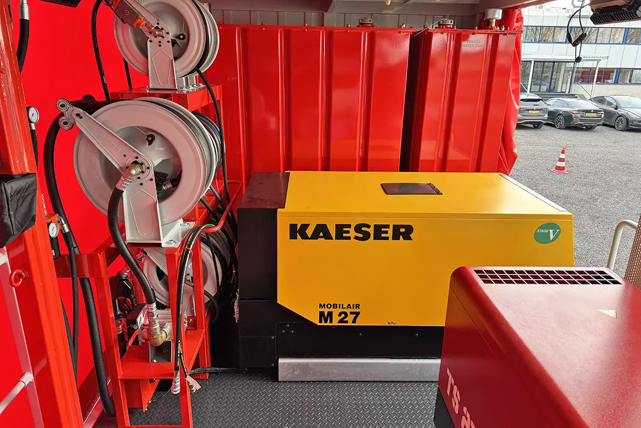 Iveco T-Way AT380T47WH Fassi F155A.0.22 6x6 Camião oficina