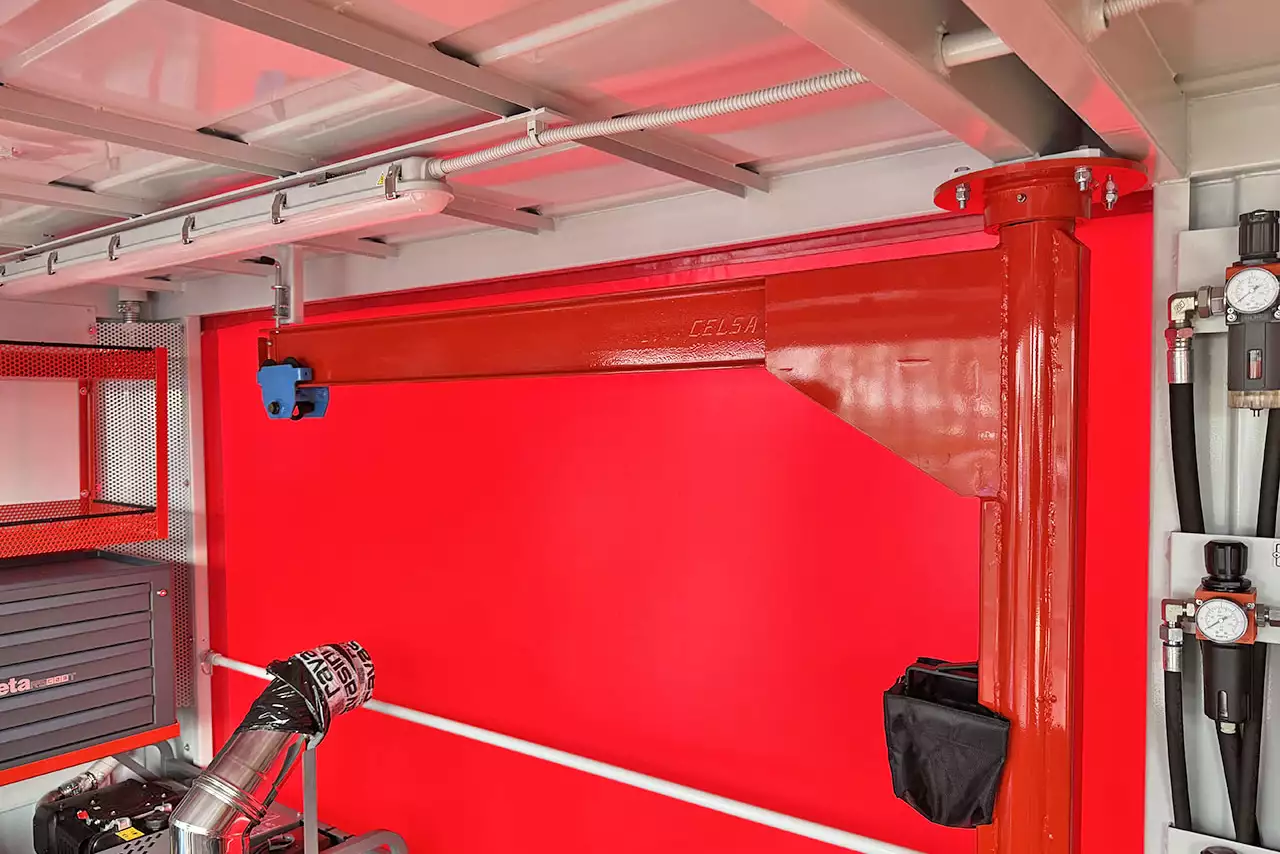 Iveco T-Way AT380T47WH Fassi F155A.0.22 6x6 Camião oficina