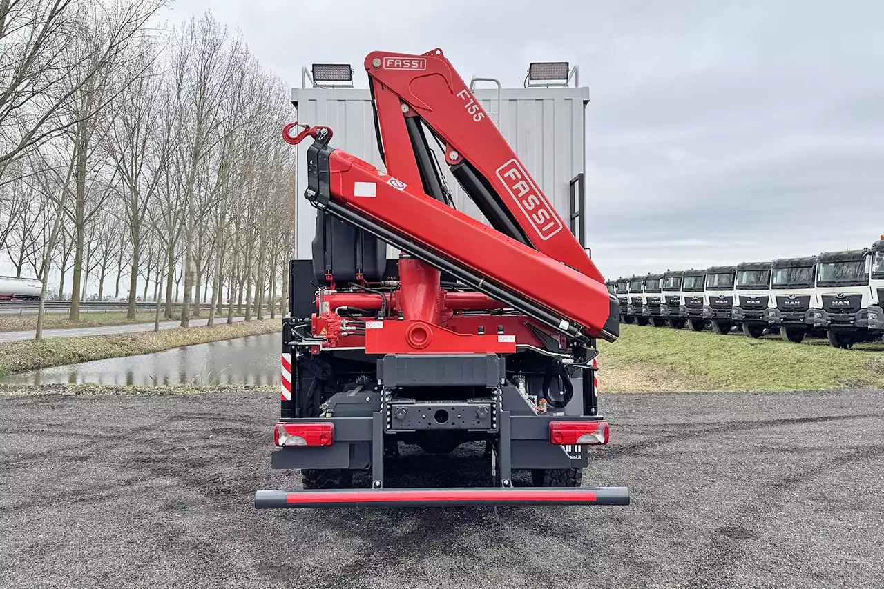Iveco T-Way AT380T47WH Fassi F155A.0.22 6x6 Camião oficina
