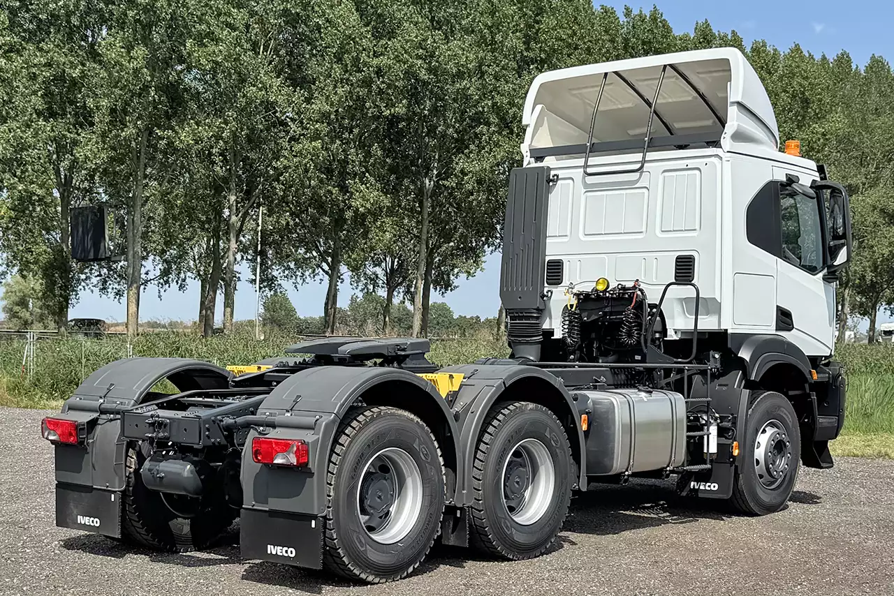 Iveco T-Way AT720T43T H 6x4 Tractor Head
