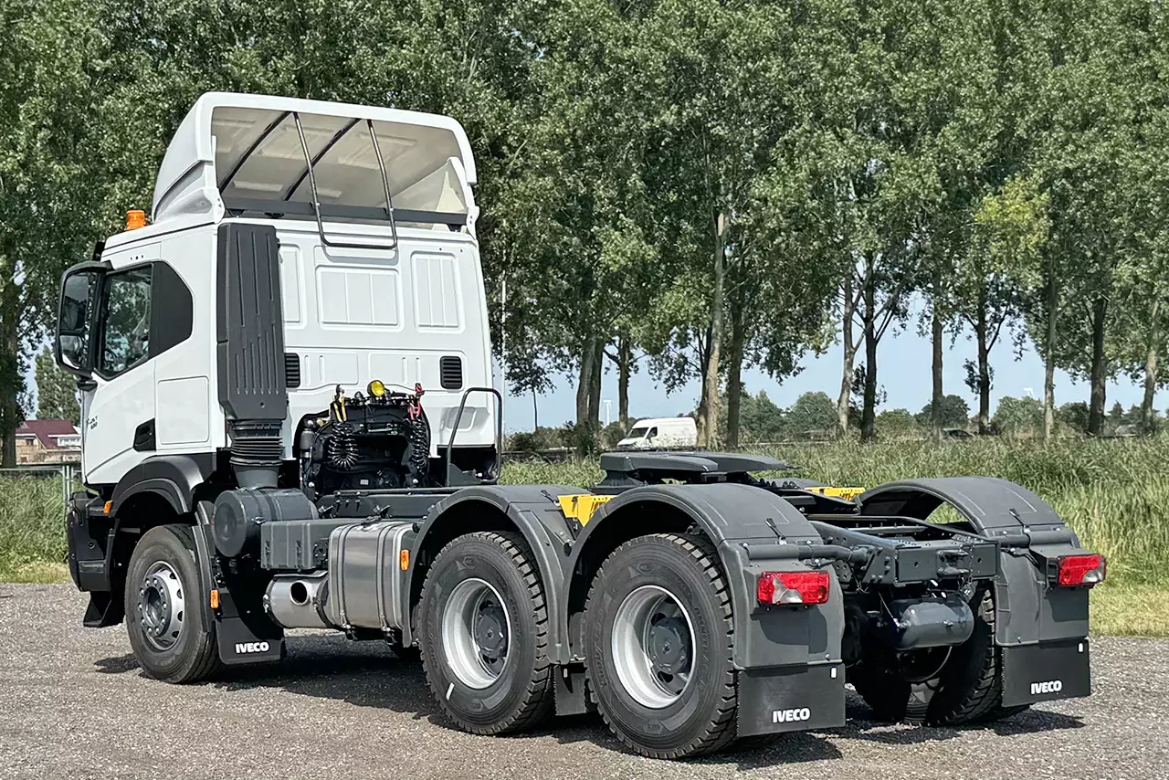 Iveco T-Way AT720T43T H 6x4 Tractor Head
