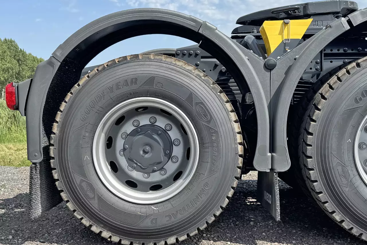 Iveco T-Way AT720T43T H 6x4 Tractor Head
