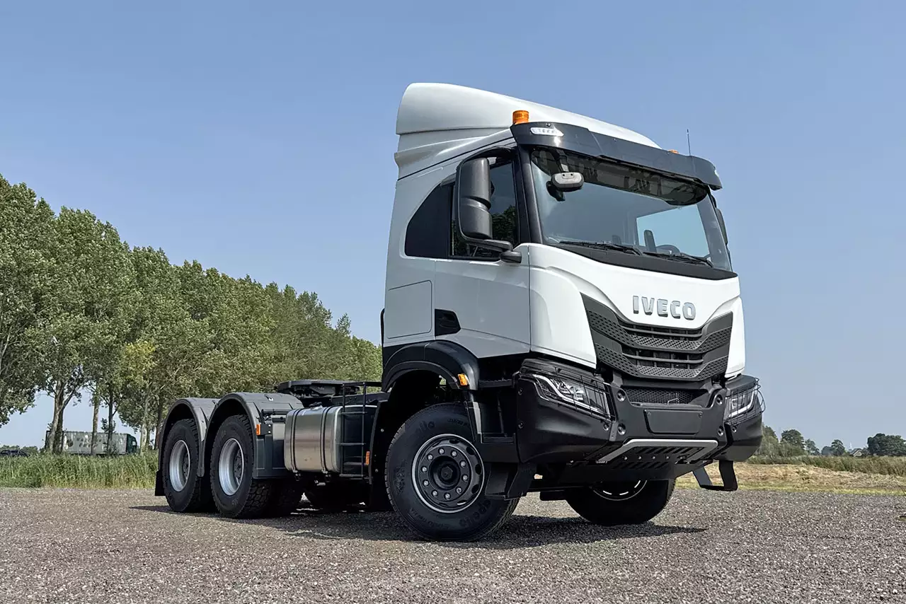 Iveco T-Way AT720T43TH 6x4 Tracteur