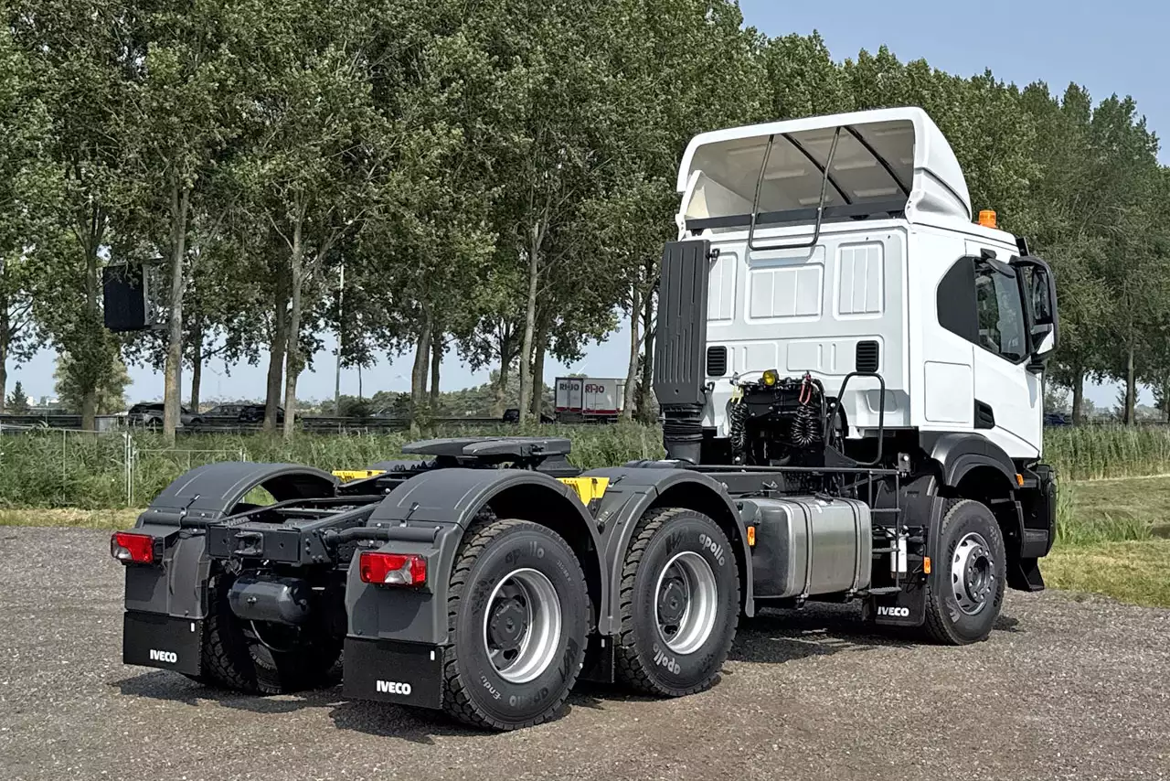 Iveco T-Way AT720T47T H 6x4 Tractor Head