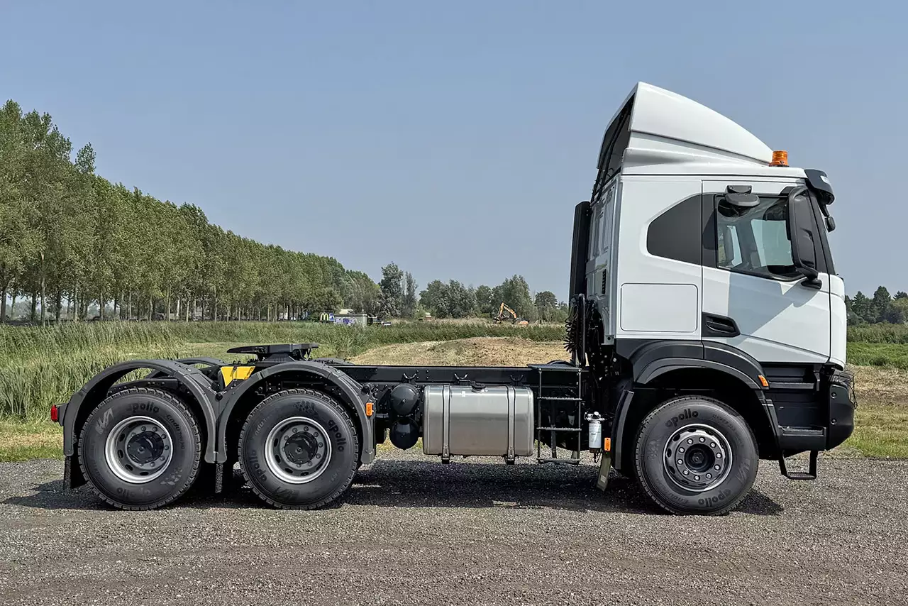 Iveco T-Way AT720T47T H 6x4 Tractor Head