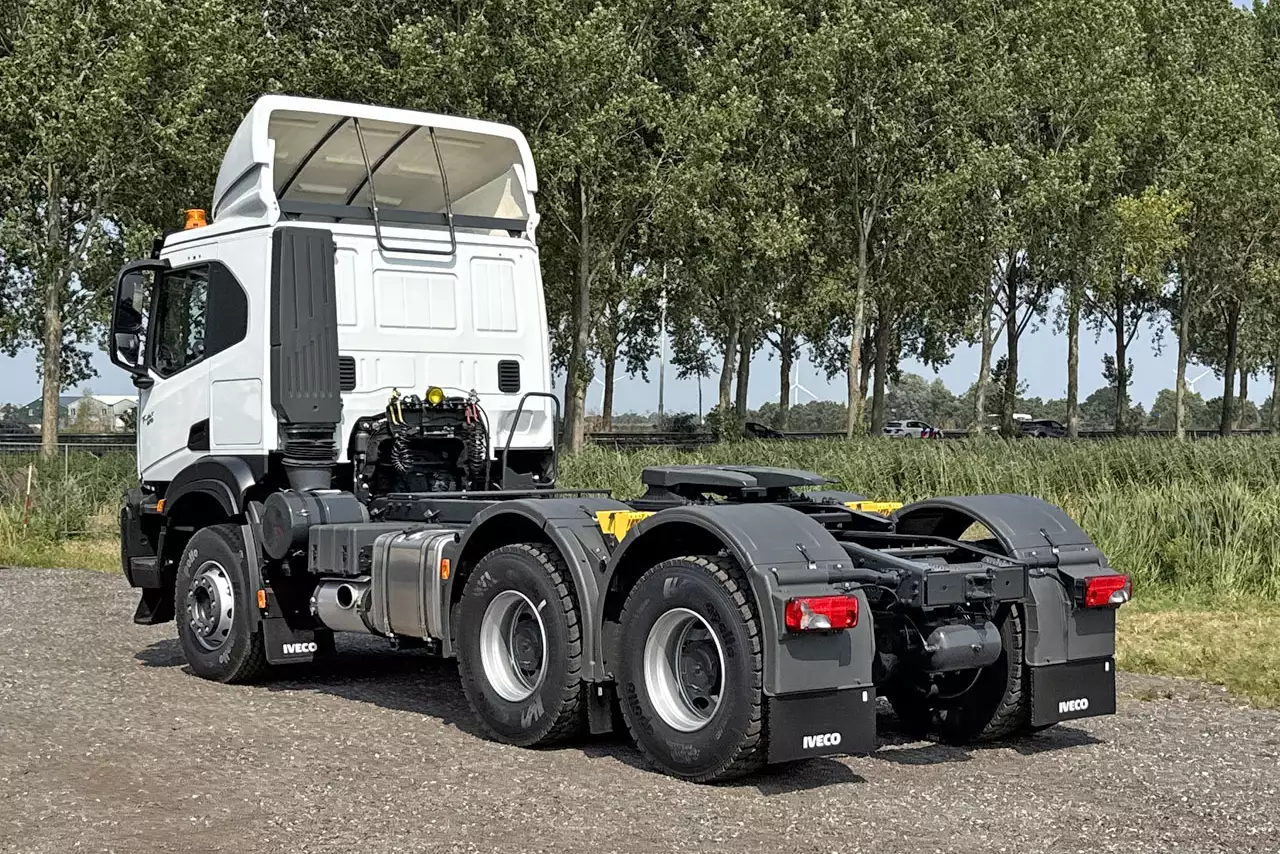 Iveco T-Way AT720T47T H 6x4 Tractor Head