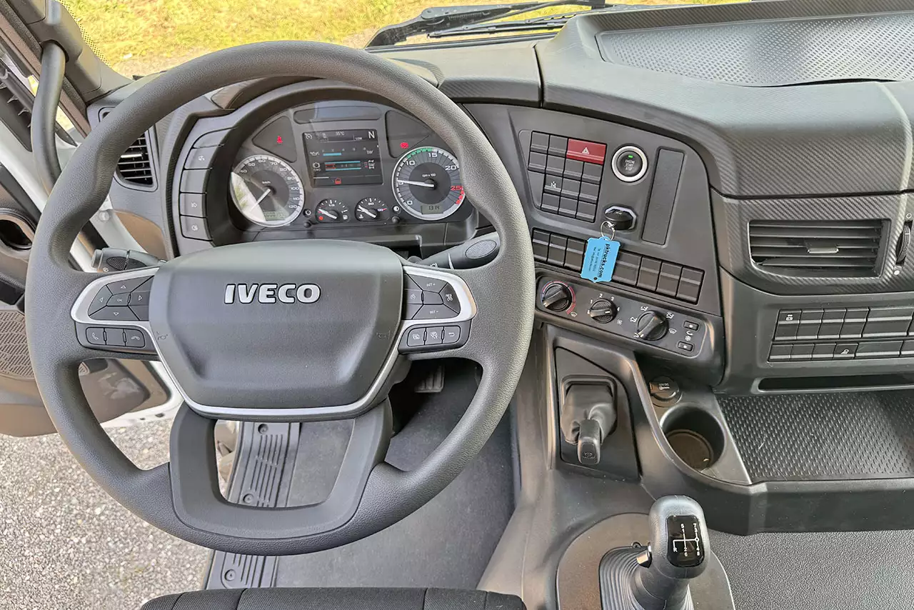 Iveco T-Way AT720T47T H 6x4 Tractor Head