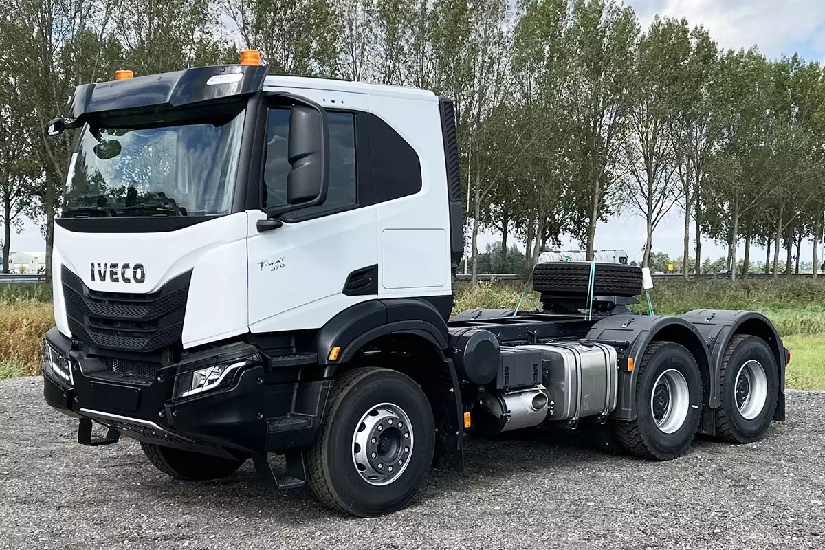 Iveco T-Way AT720T47TH 6x4 Tractor Head