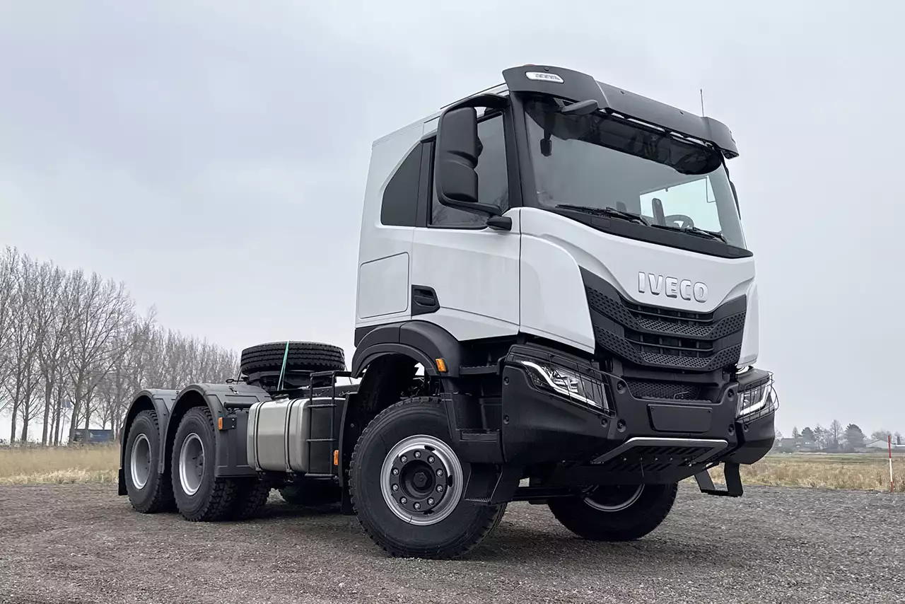 Iveco T-Way AT720T47TH 6x4 Tracteur