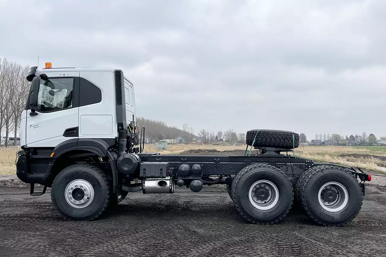 Iveco T-Way AT720T47WTH 6x6 Tractor Head