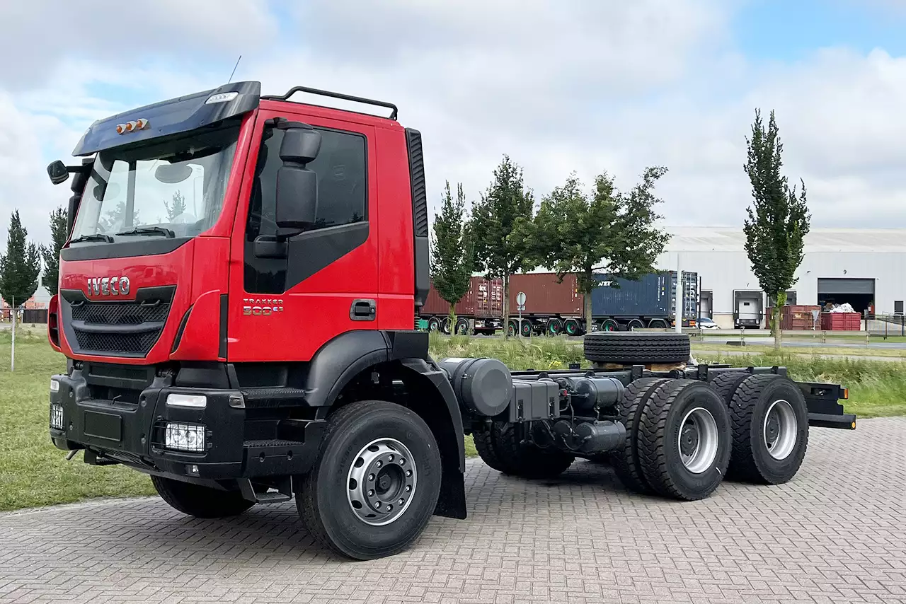 Iveco Trakker AD380T50