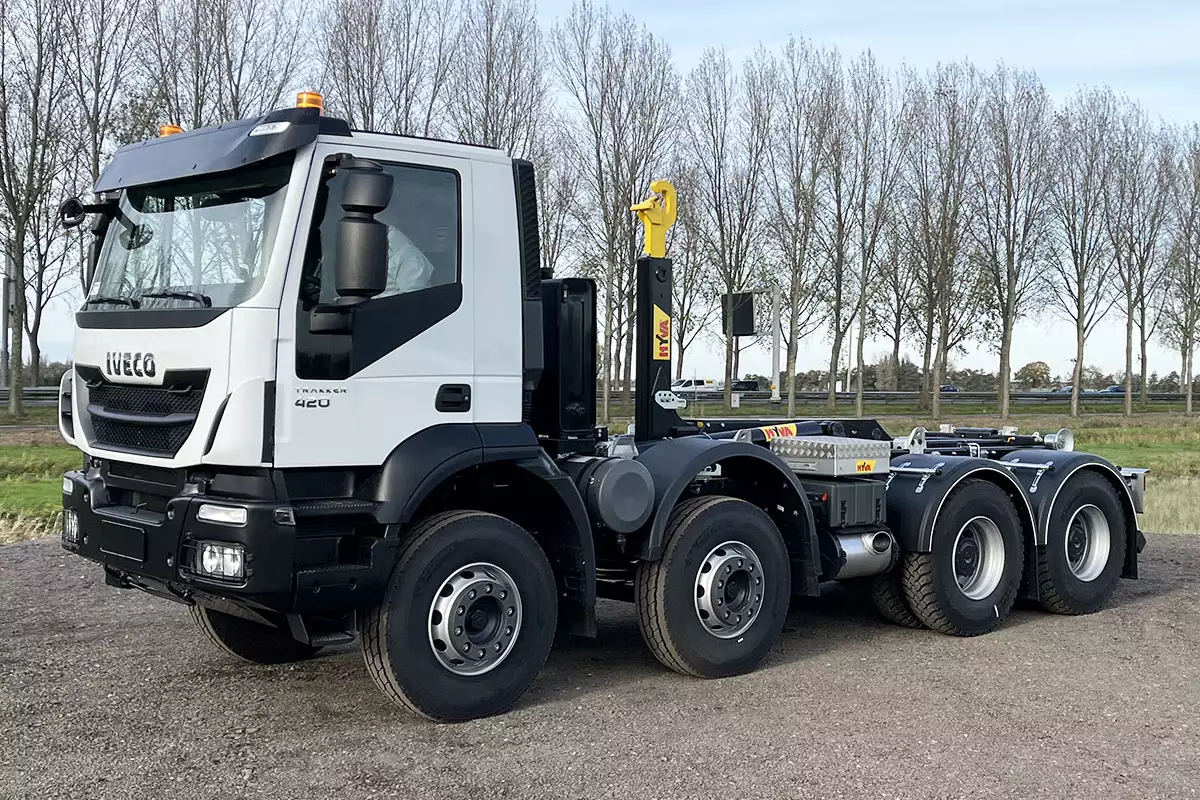 Iveco Trakker AD410T42H